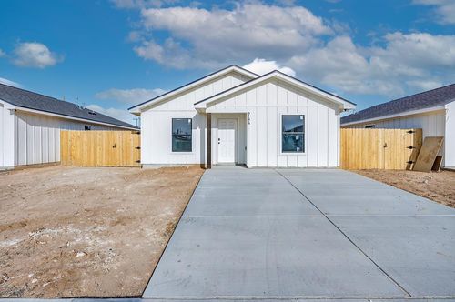 744 S Benton St, Midland, TX, 79701-1220 | Card Image