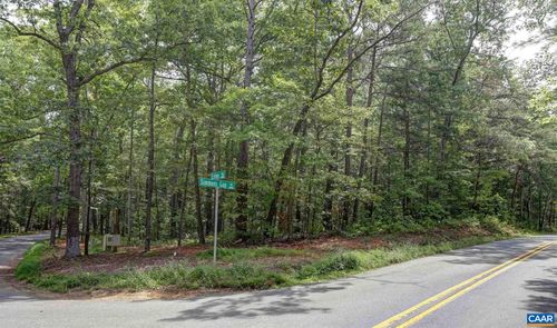 CORNER Simmons Gap Rd, DYKE, VA, 22935 | Card Image