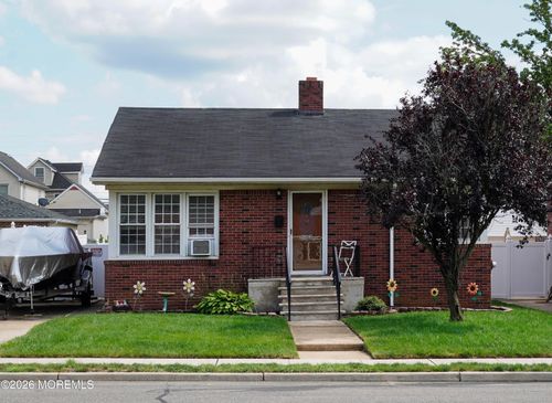 112 Mccutcheon Ave, Sayreville, NJ, 08872-1051 | Card Image