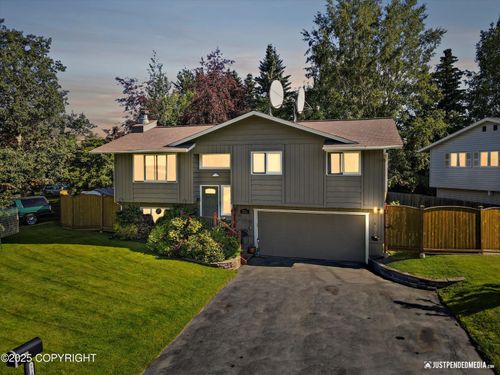 7741 Lotus Dr, Anchorage, AK, 99502-4653 | Card Image
