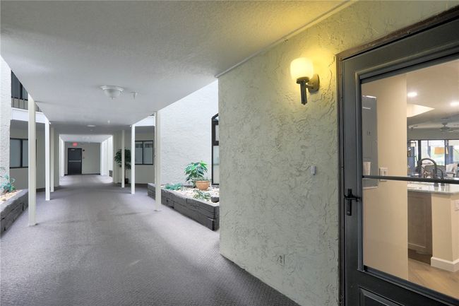 APT-102 - 9612 Riverside Dr, House attached with 2 bedrooms, 2 bathrooms and null parking in Sebastian FL | Image 5