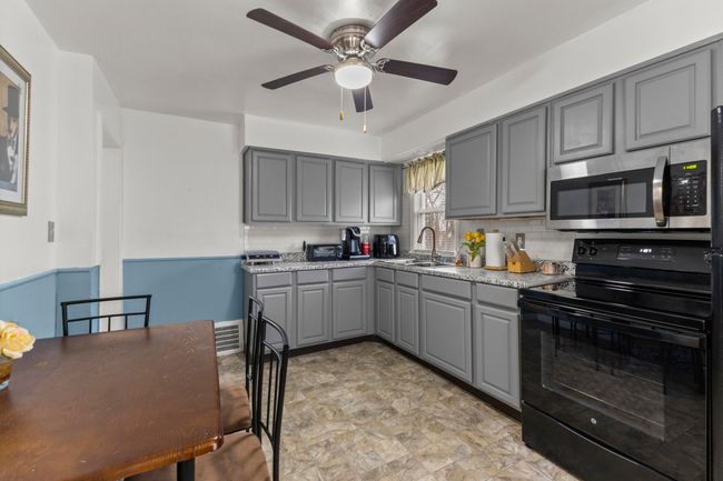 Kitchen | Image 12