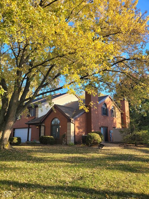 9306 Golden Oaks W, Indianapolis, IN, 46260-5082 | Card Image