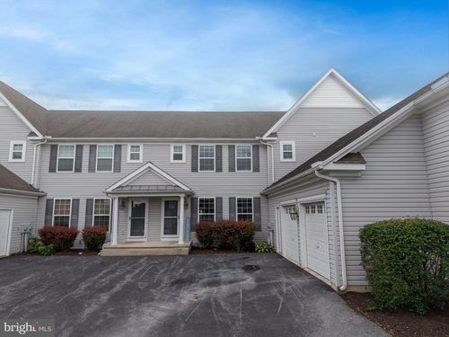 1955 Preserve Ln, PALMYRA, PA, 17078-8435 | Card Image