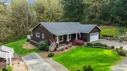 9715 Crescent Valley Dr Nw, Gig Harbor, WA, 98332-7555 | Card Image