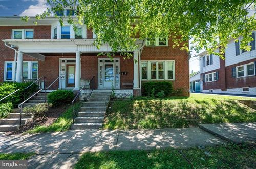 826 Douglass St, WYOMISSING, PA, 19610-1775 | Card Image