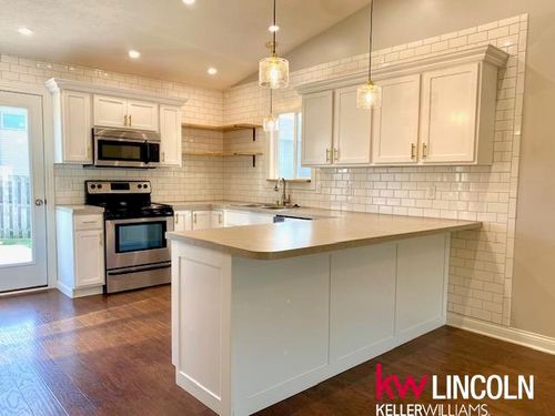 1501 W Silverado Dr, Lincoln, NE, 68521-6658 | Card Image