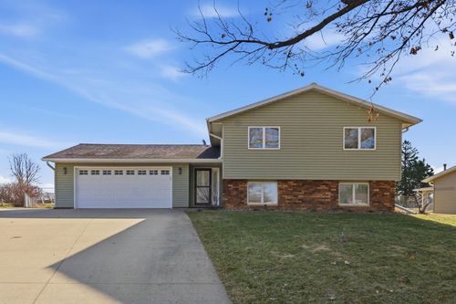 332 Fleur Dr, New Hampton, IA, 50659-1908 | Card Image