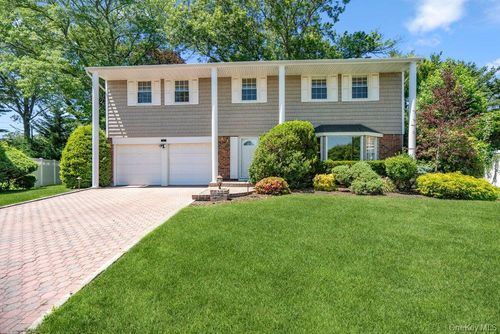 15 Joyce Ct, Woodbury, NY, 11797-2110 | Card Image