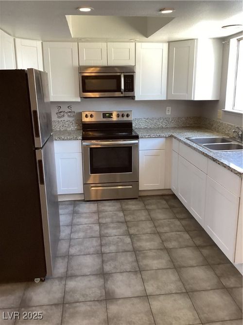 apt-b-2201 Mars Ave, North Las Vegas, NV, 89030-8118 | Card Image