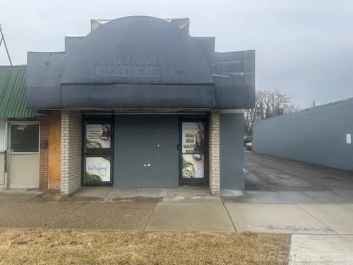 22125 Gratiot Ave, Eastpointe, MI, 48021-2260 | Card Image