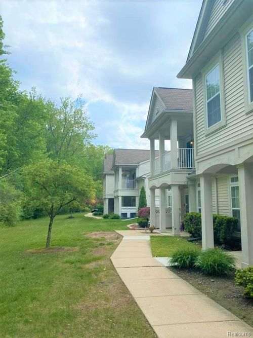 25675 Maritime Cir N, Harrison Twp, MI, 48045-3069 | Card Image