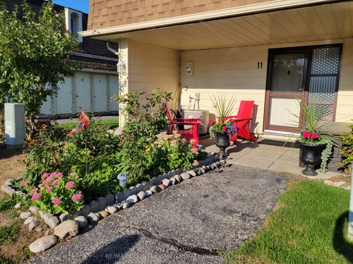 11-4 Paradise Blvd, Brechin, ON, L0K1B0 | Card Image
