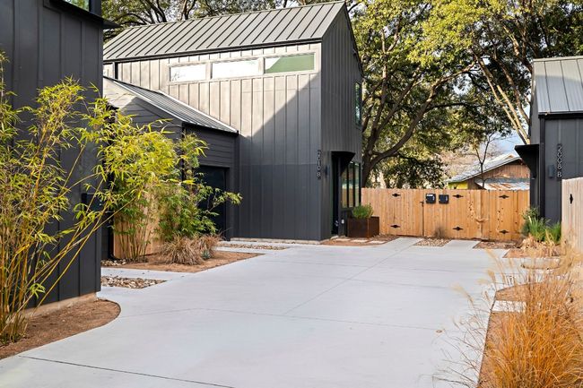 B - 2010 Gathright Cv, House other with 2 bedrooms, 3 bathrooms and 1 parking in Austin TX | Image 36