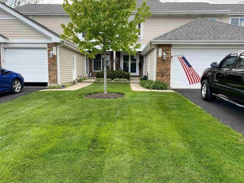 836 Golf Course Rd, Crystal Lake, IL, 60014-8356 | Card Image