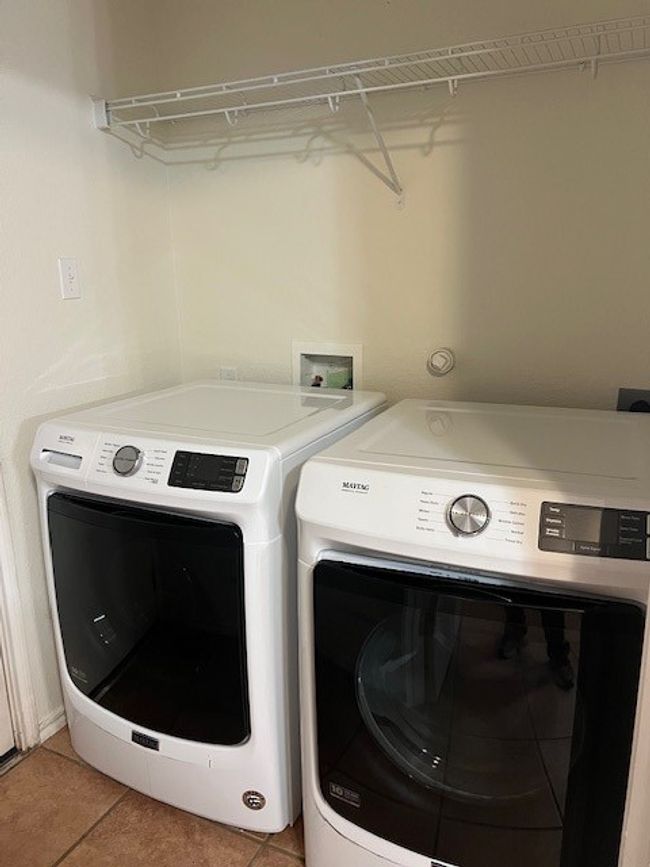 184 Dandelion Loop, House other with 3 bedrooms, 2 bathrooms and null parking in Kyle TX | Image 16