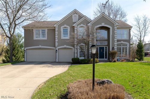 21711 Woodfield Trl, Strongsville, OH, 44149-9204 | Card Image