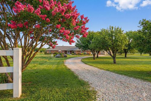 929 County Line Church Rd, Whitesboro, TX, 76273-7116 | Card Image