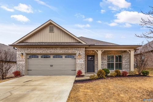 2410 Celia Ct Sw, Huntsville, AL, 35803-3444 | Card Image