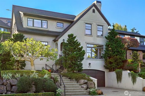 4525 55th Avenue Ne, Seattle, WA, 98105 | Card Image