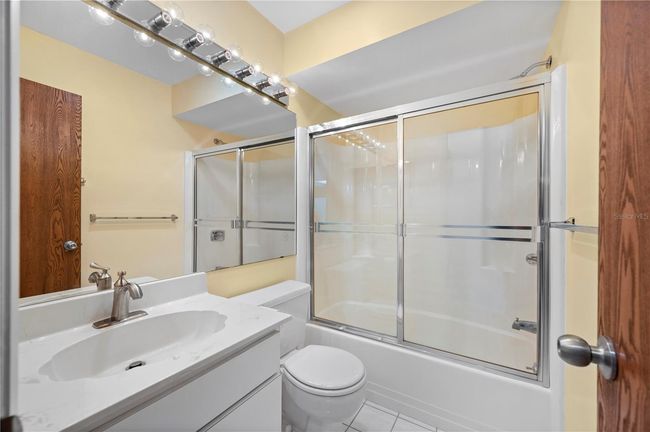 APT-1902 - 12538 Sw Kingsway Cir, Condo with 2 bedrooms, 2 bathrooms and null parking in LAKE SUZY FL | Image 19