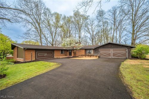 1019 Park Cir, Girard, OH, 44420-2315 | Card Image