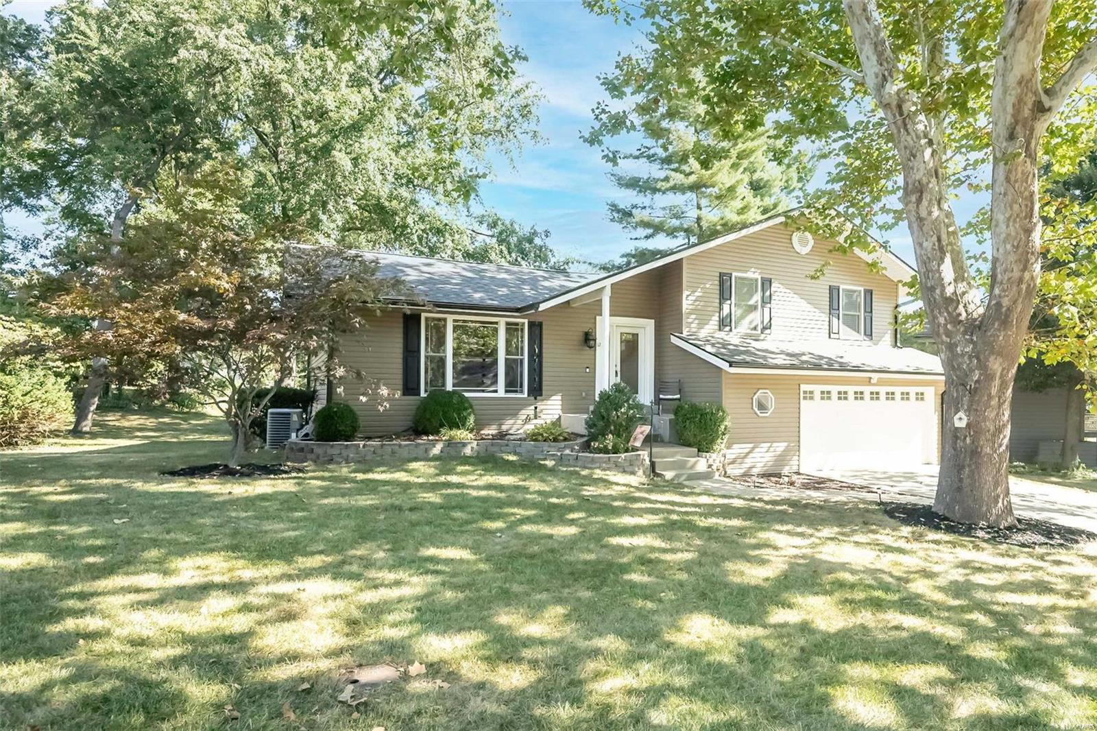 Pyrenees Dr, Lake Saint Louis, MO 63367
