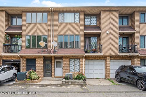 7 Andrea Ct, Staten Island, NY, 10312-2065 | Card Image