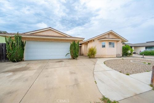 2017 Sandalwood Dr, Santa Maria, CA, 93455-2861 | Card Image