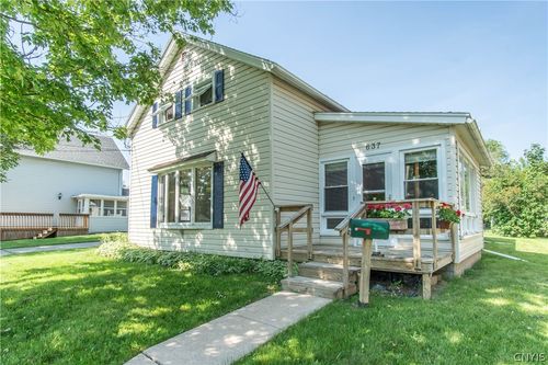637 Theresa St, Clayton, NY, 13624-1340 | Card Image
