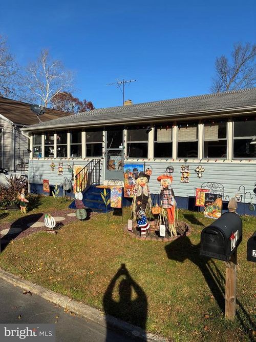 213 W Lake Ave, BLACKWOOD, NJ, 08012-2988 | Card Image