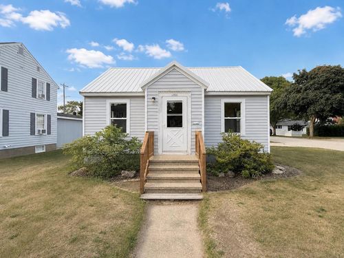 1900 16th Avenue, Menominee, MI, 49858 | Card Image