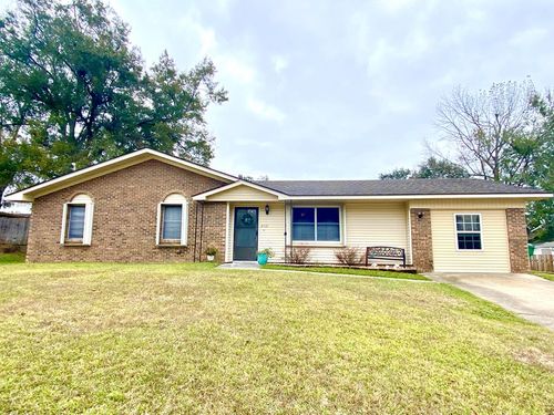 2112 Crestwood Dr, Picayune, MS, 39466-2102 | Card Image