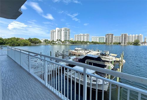1404-18071 Biscayne Blvd, Aventura, FL, 33160-2525 | Card Image