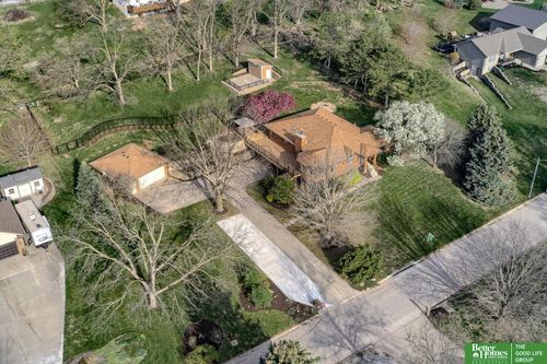 9404 Valaretta Dr, Gretna, NE, 68028-3607 | Card Image