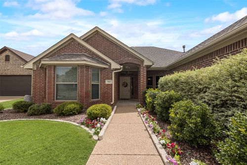 7513 Bunker Ct, Benbrook, TX, 76126-4615 | Card Image