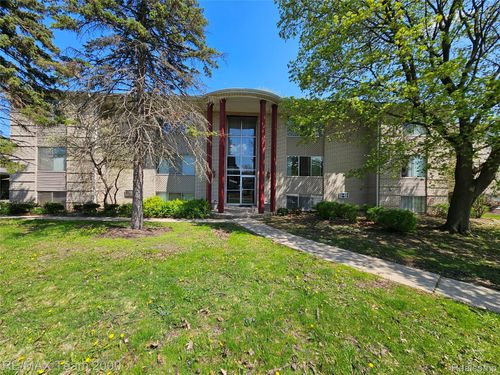 11-33234 Kingslane Ct, Farmington, MI, 48336-4054 | Card Image