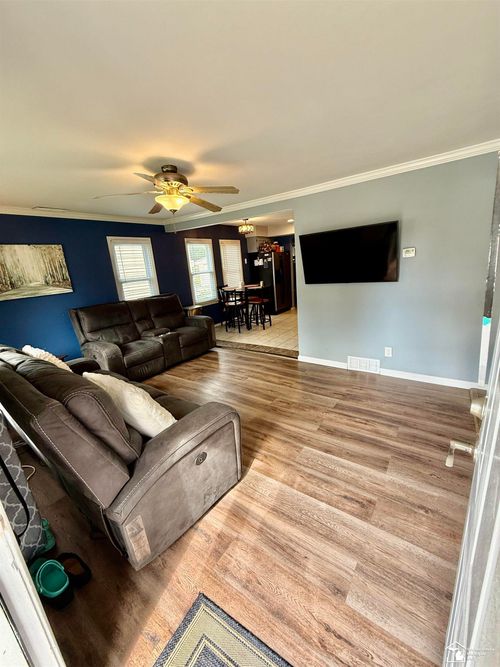 15339 Flanders St, Southgate, MI, 48195-2976 | Card Image