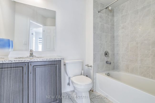 207 Danzatore Path, Condo with 5 bedrooms, 3 bathrooms and 1 parking in Oshawa ON | Image 17