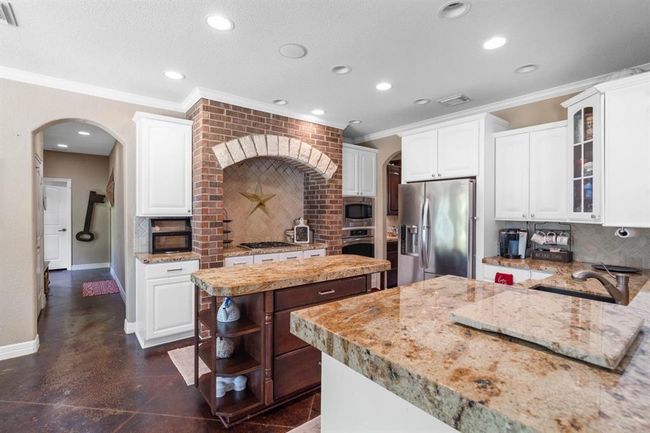 20203 Lake View Rd, House other with 4 bedrooms, 4 bathrooms and null parking in Damon TX | Image 15