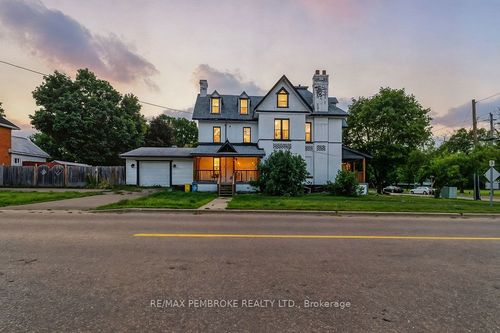 502 Mary St, Pembroke, ON, K8A5X1 | Card Image