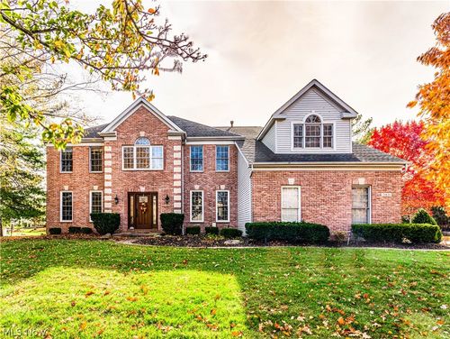 21821 Woodfield Trl, Strongsville, OH, 44149-9204 | Card Image
