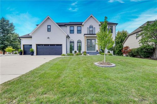 13280 Falmouth St, Leawood, KS, 66209-1905 | Card Image