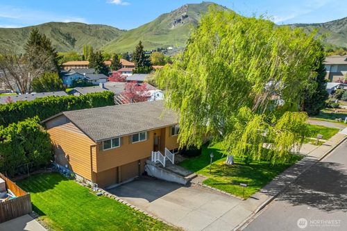 1517 4th Street, Wenatchee, WA, 98801 | Card Image