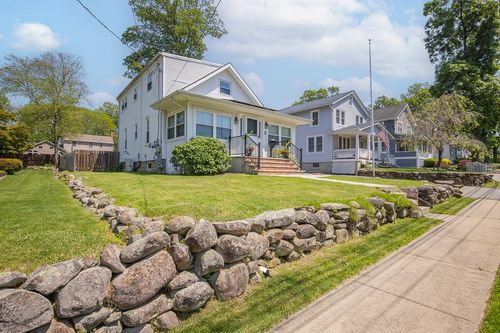 82 Lincoln Ave, Pearl River, NY, 10965-1707 | Card Image
