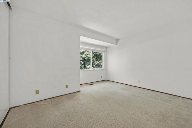 127 Temescal Cir, Townhouse with 2 bedrooms, 2 bathrooms and null parking in Emeryville CA | Image 21