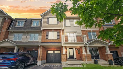 2416 Bronzedale St, Pickering, ON, L1X0C3 | Card Image