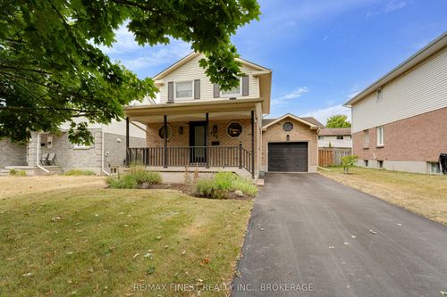 785 Davis Dr, Kingston, ON, K7M8E3 | Card Image