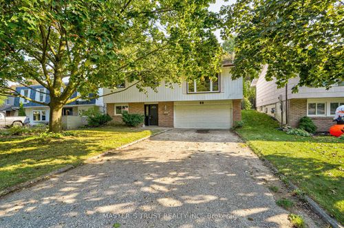77 Highland Ave, Newmarket, ON, L3Y3H9 | Card Image