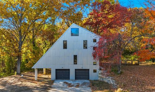 11 Valley View Cir Ne, Iowa City, IA, 52240-9137 | Card Image